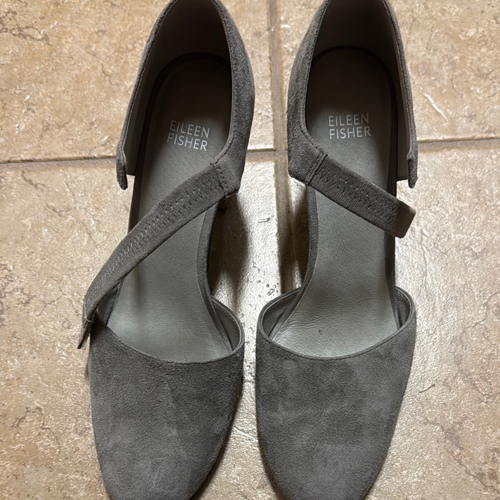 Eileen Fisher gray suede pumps